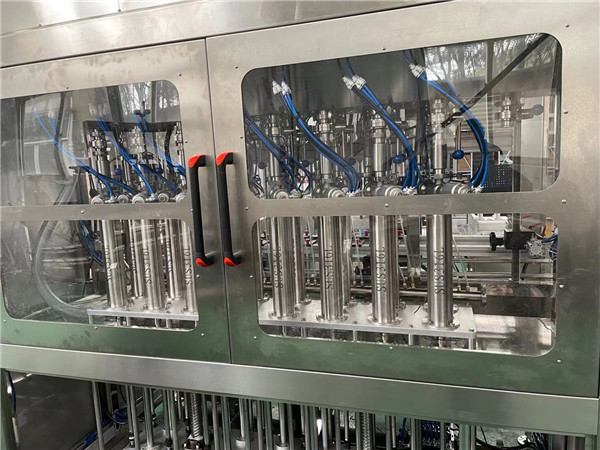 Детали автоматической поршневой разливочной машины